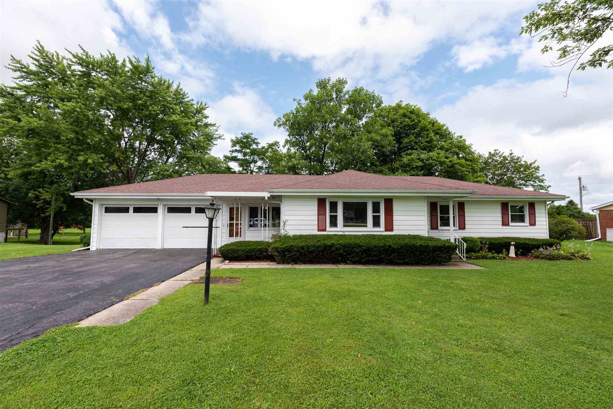 5462 North Mishler Road Huntington, IN 46750 - Photo 1 of 33 Gallery Image 1