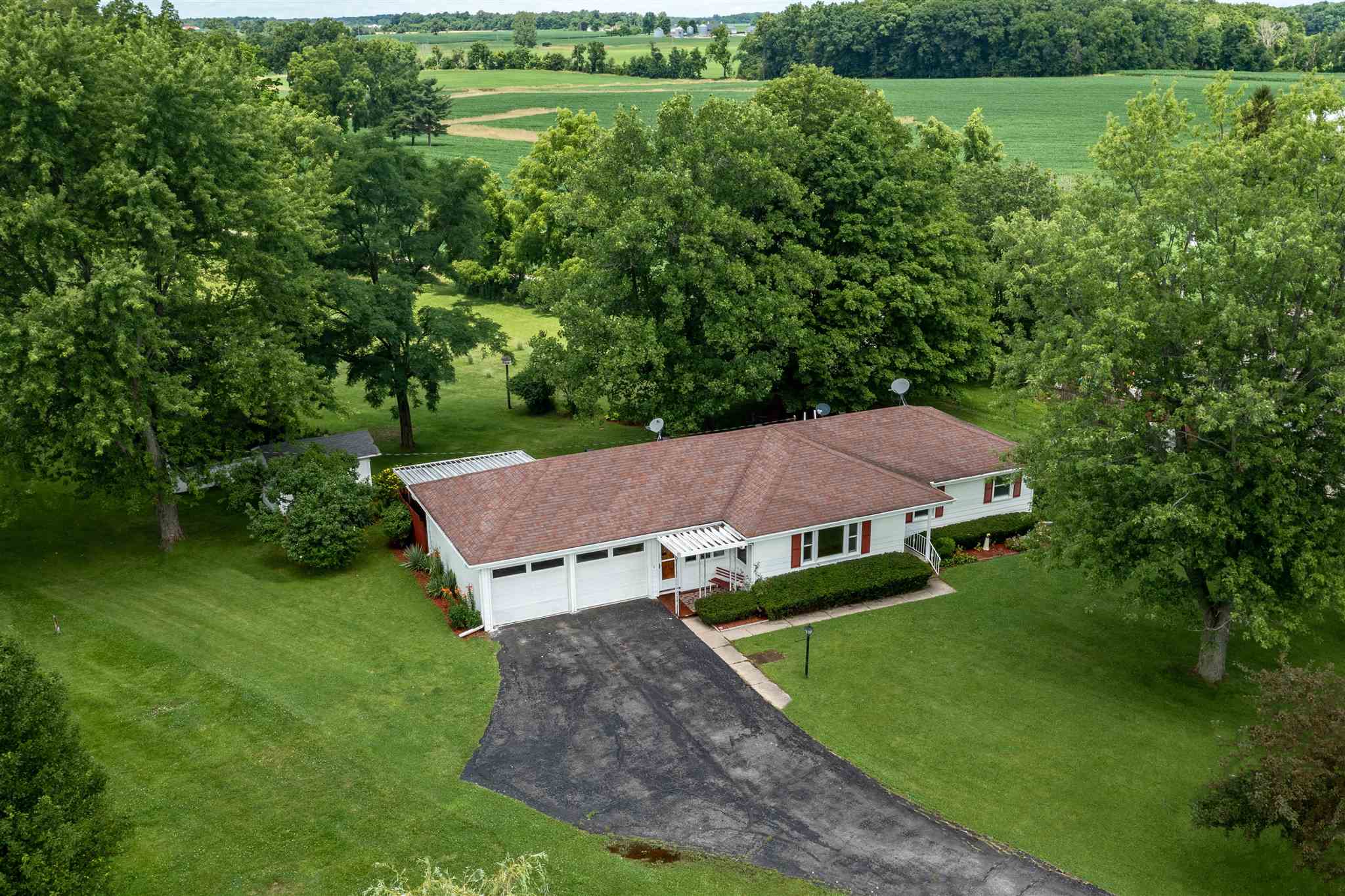 5462 North Mishler Road Huntington, IN 46750 - Photo 2 of 33 Gallery Image 2