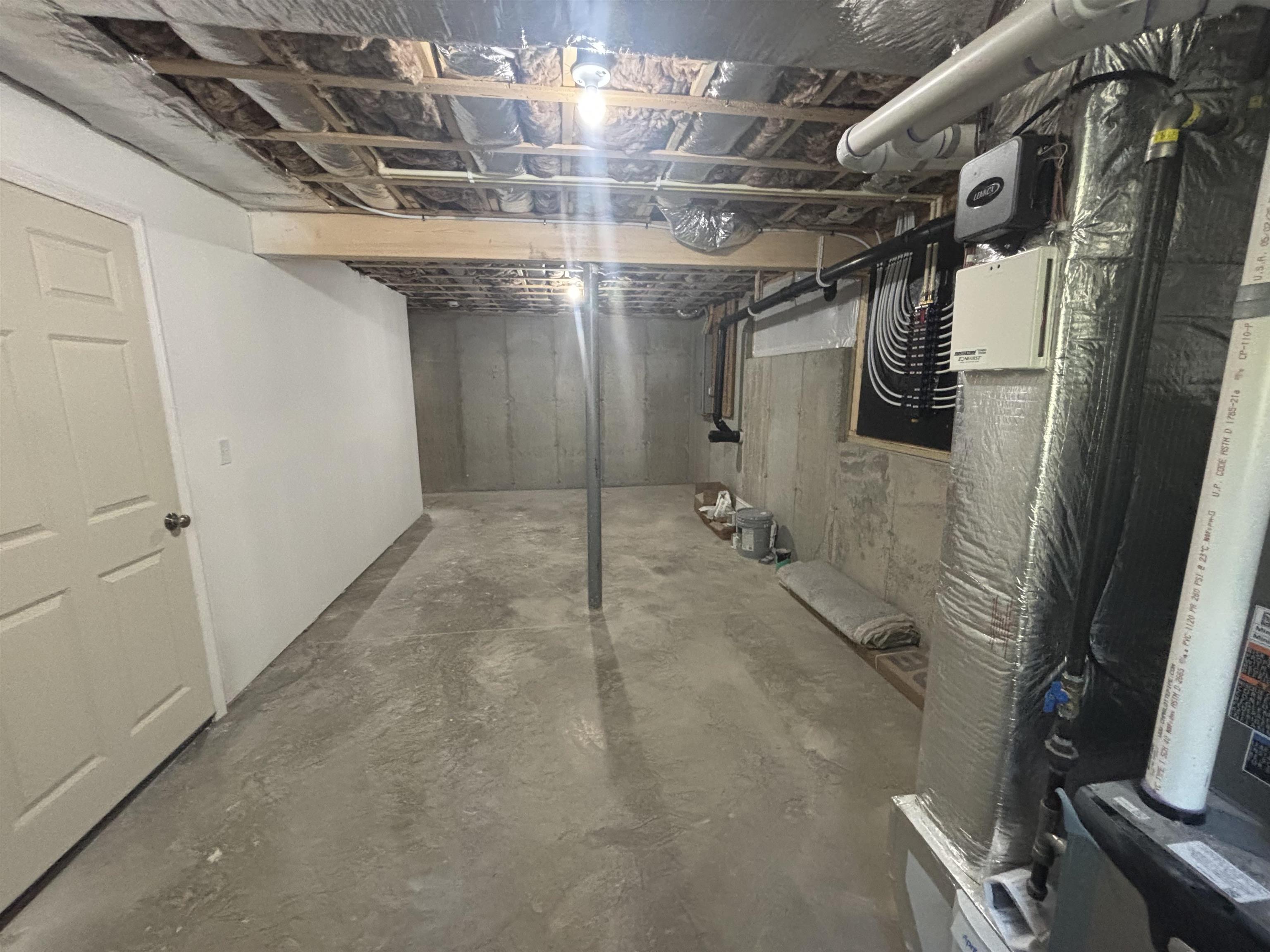 8 Meindl Road, Unit 1 Raymond, NH 03077 - Photo 4 of 13