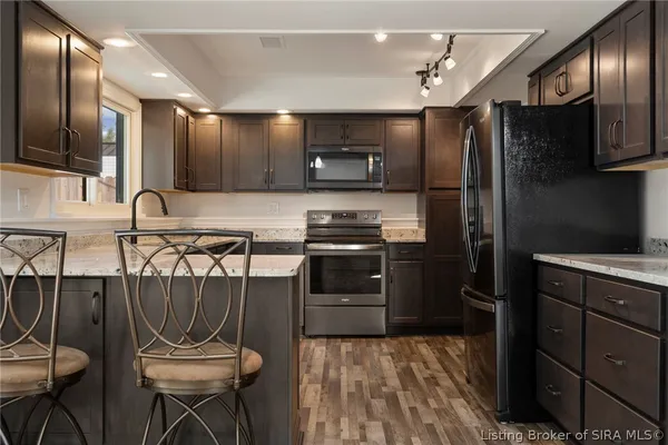 $749,900 | 252 River Road West, Charlestown, IN 47111