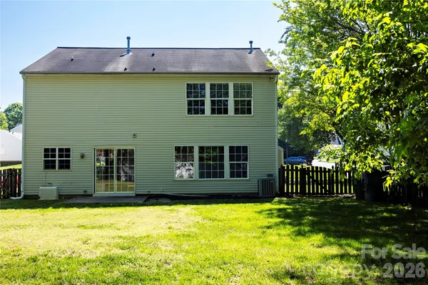 $385,000 | 7519 Eurostar Drive, Charlotte, NC 28213