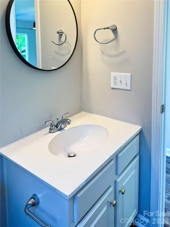 $385,000 | 7519 Eurostar Drive, Charlotte, NC 28213
