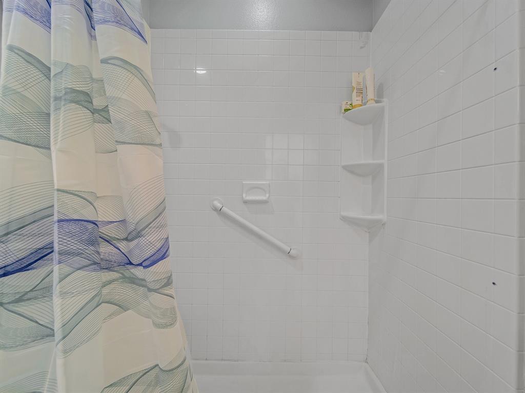 4332 Millsop Drive Carrollton, TX 75010 - Photo 6 of 37