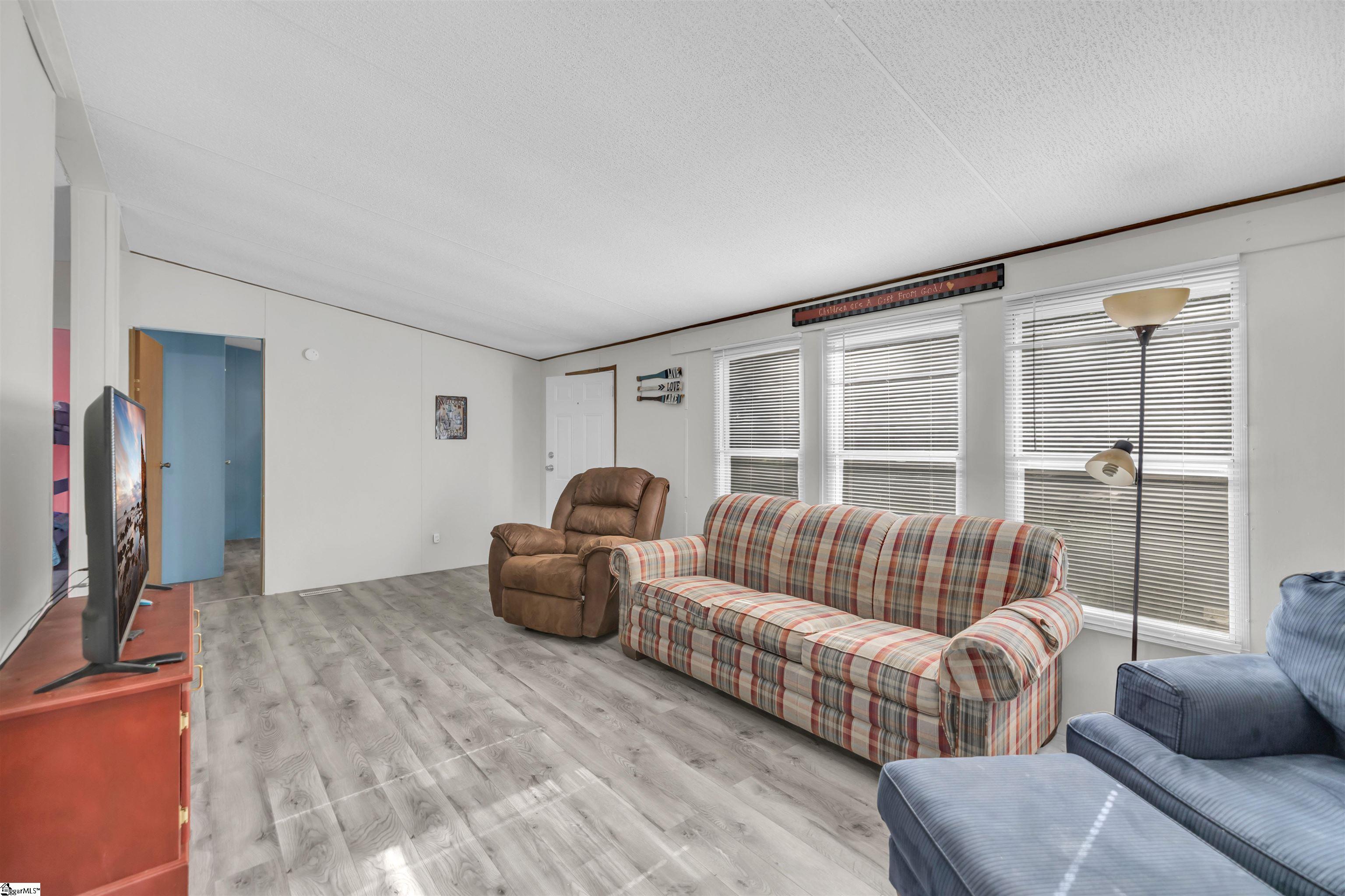 487 Neptune Drive Waterloo, SC 29384 - Photo 4 of 24 Gallery Image 4