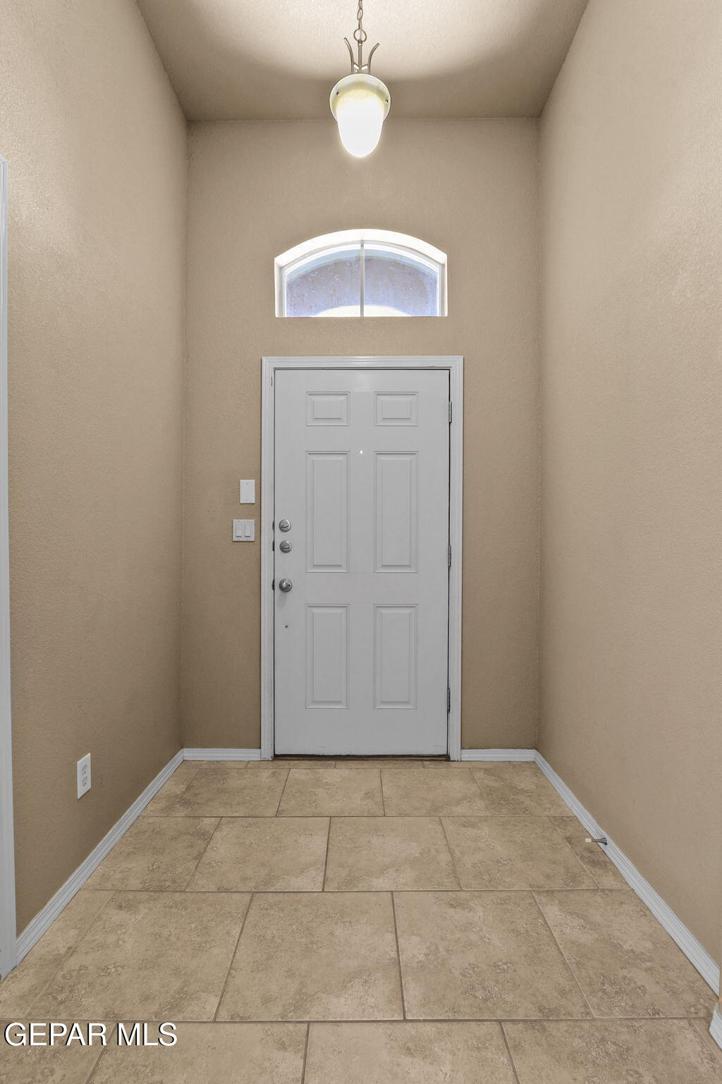 14353 Arabian Point El Paso, TX 79938 - Photo 3 of 48 an empty room with window