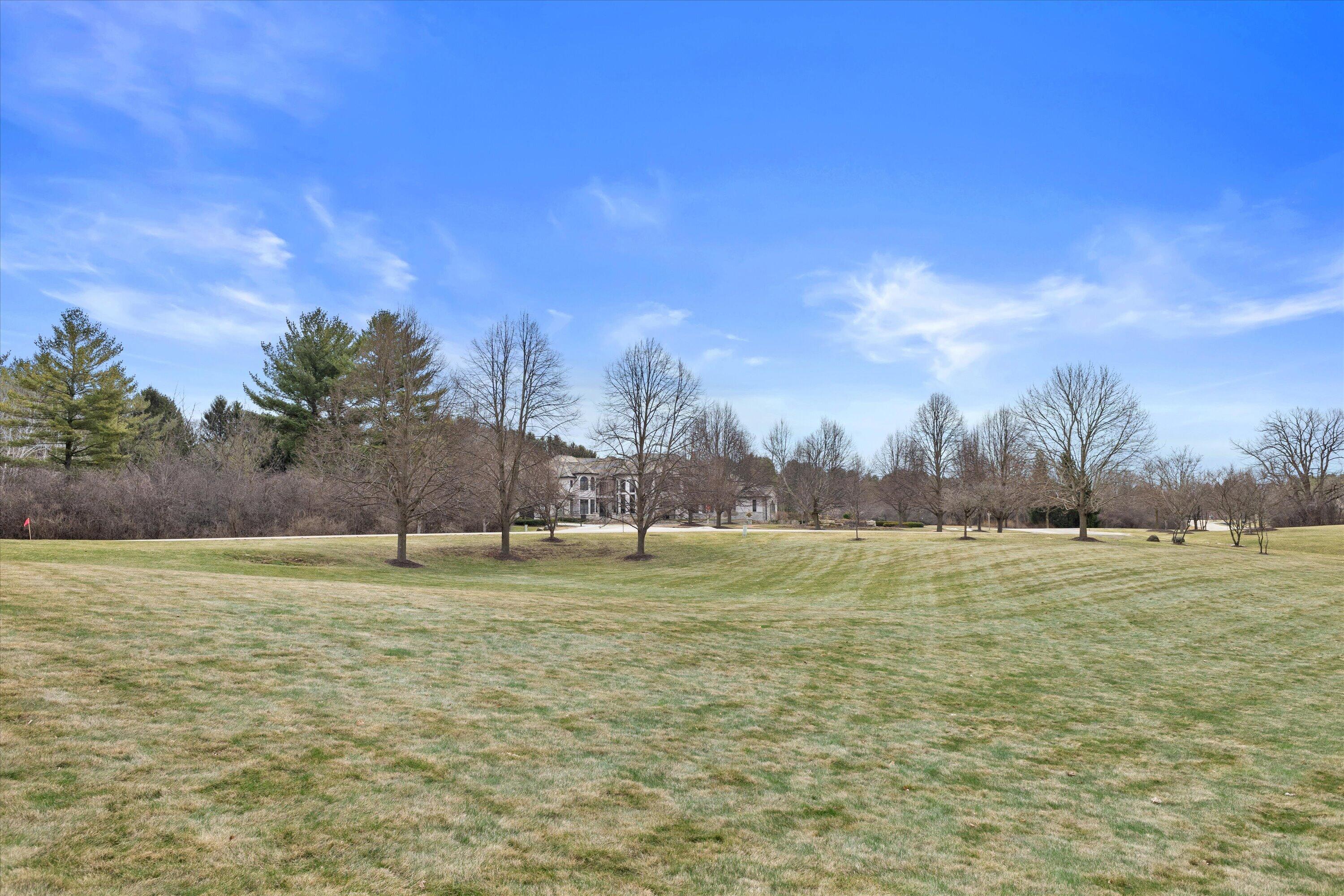 13965 North Pine Bluff Road Mequon, WI 53097 - Photo 7 of 14 Meticulously maintained by seller