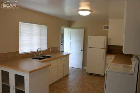 3368 Fenton Road Flint, MI 48507 - Photo 16 of 21 20439686-15.JPG