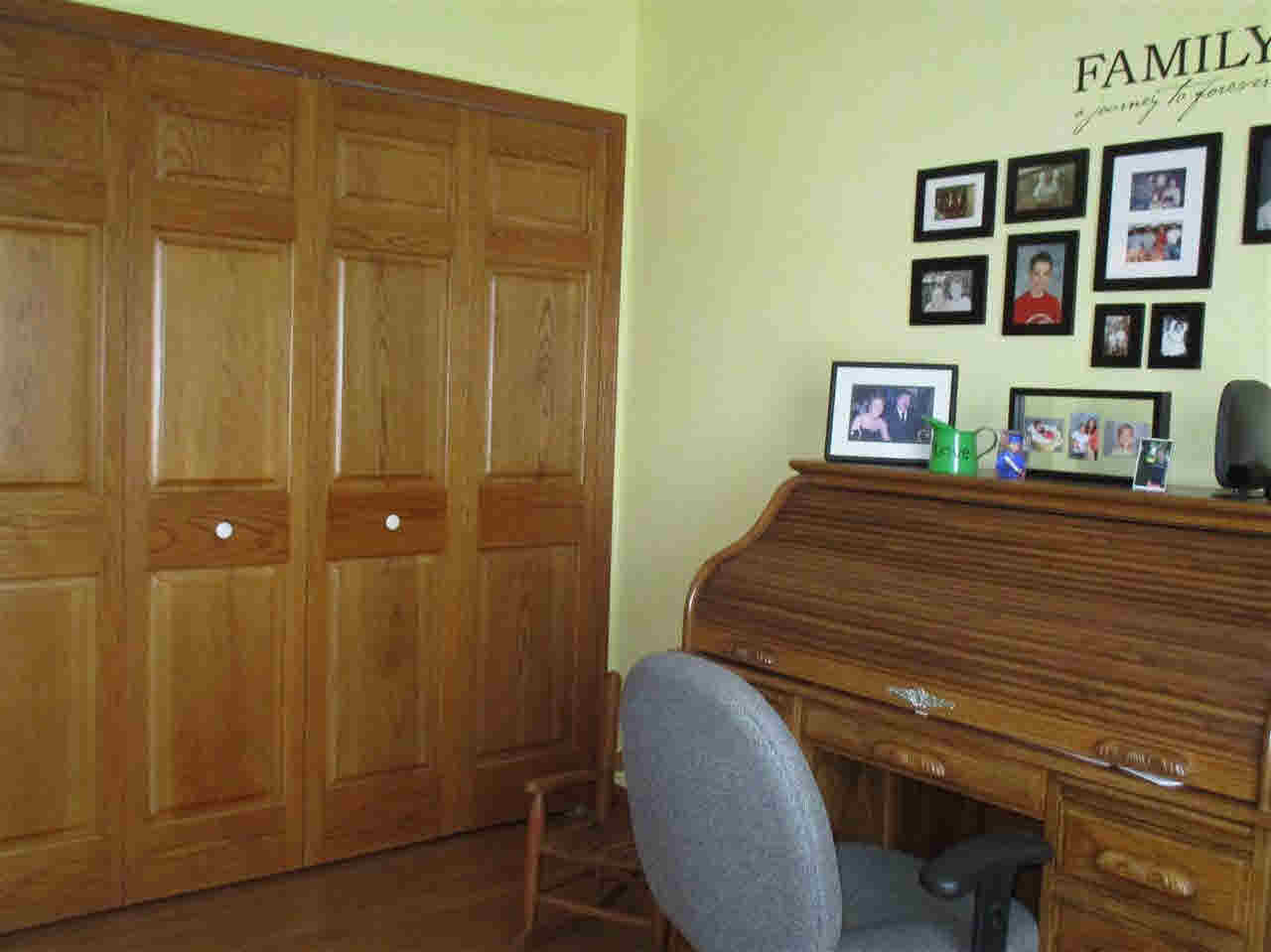 10234 Hartland Road Fenton, MI 48430 - Photo 13 of 74 21444200-12.JPG