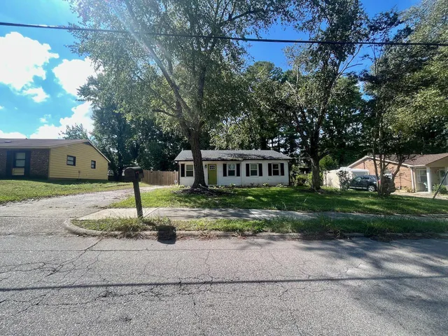 $1,550 | 2720 Sanderford Road, Raleigh, NC 27610