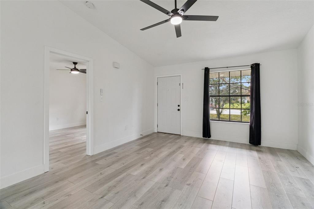 682 Degroodt Road Southwest Palm Bay, FL 32908 - Photo 4 of 31 Gallery Image 4