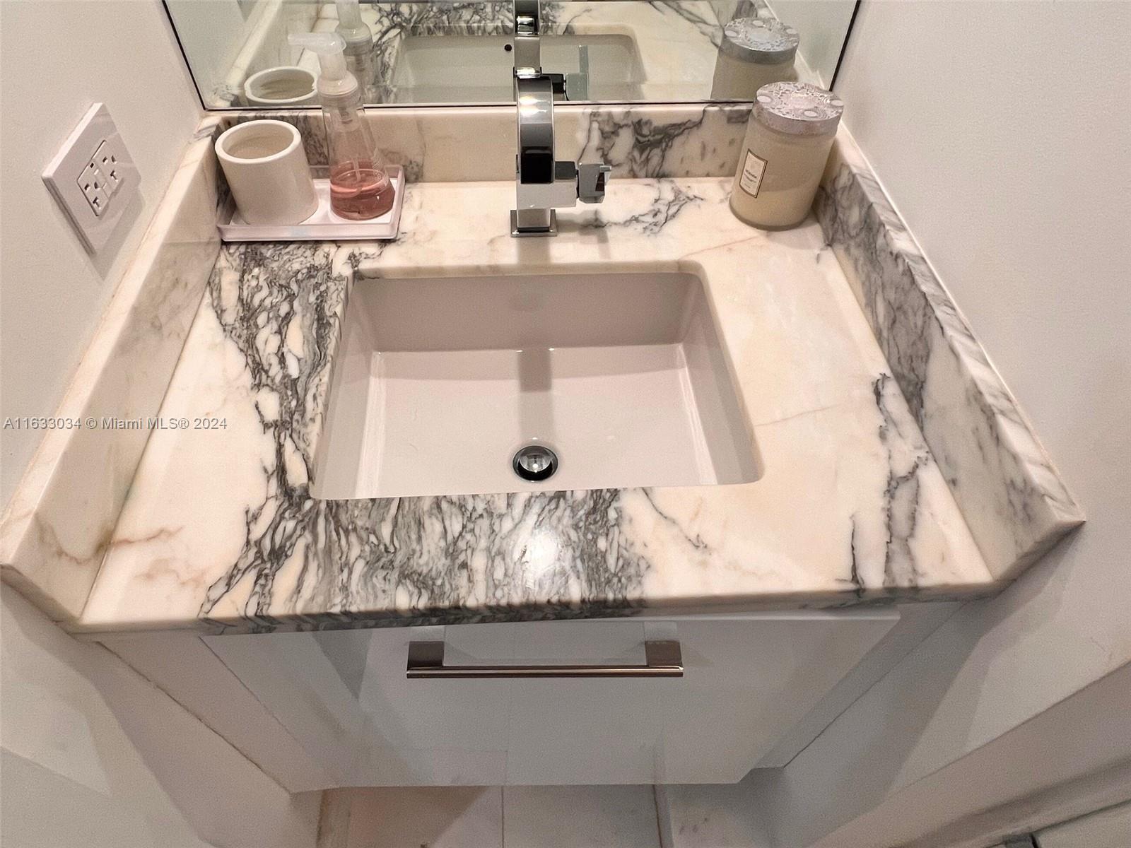 848 Brickell Key Drive, Unit 3701 Miami, FL 33131 - Photo 65 of 84 3rd FULL BTHRM