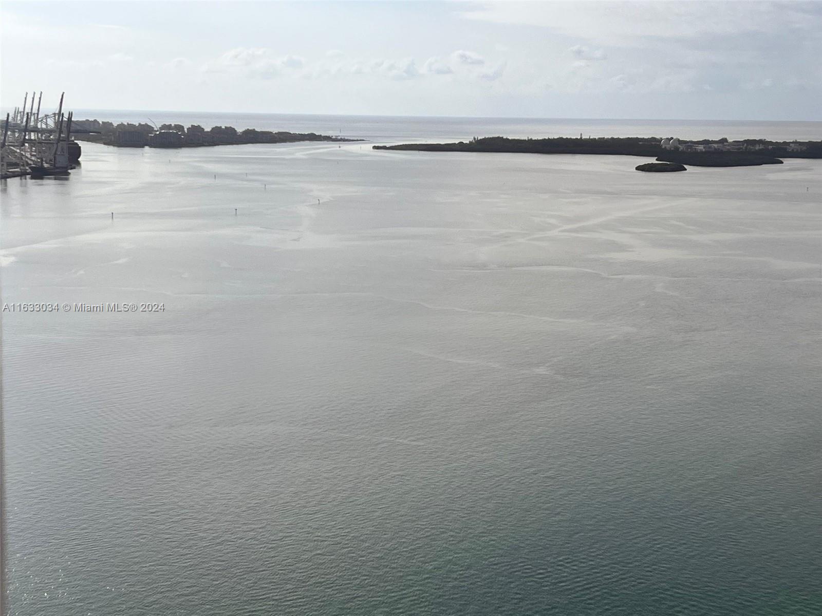 848 Brickell Key Drive, Unit 3701 Miami, FL 33131 - Photo 7 of 84 a view of an ocean