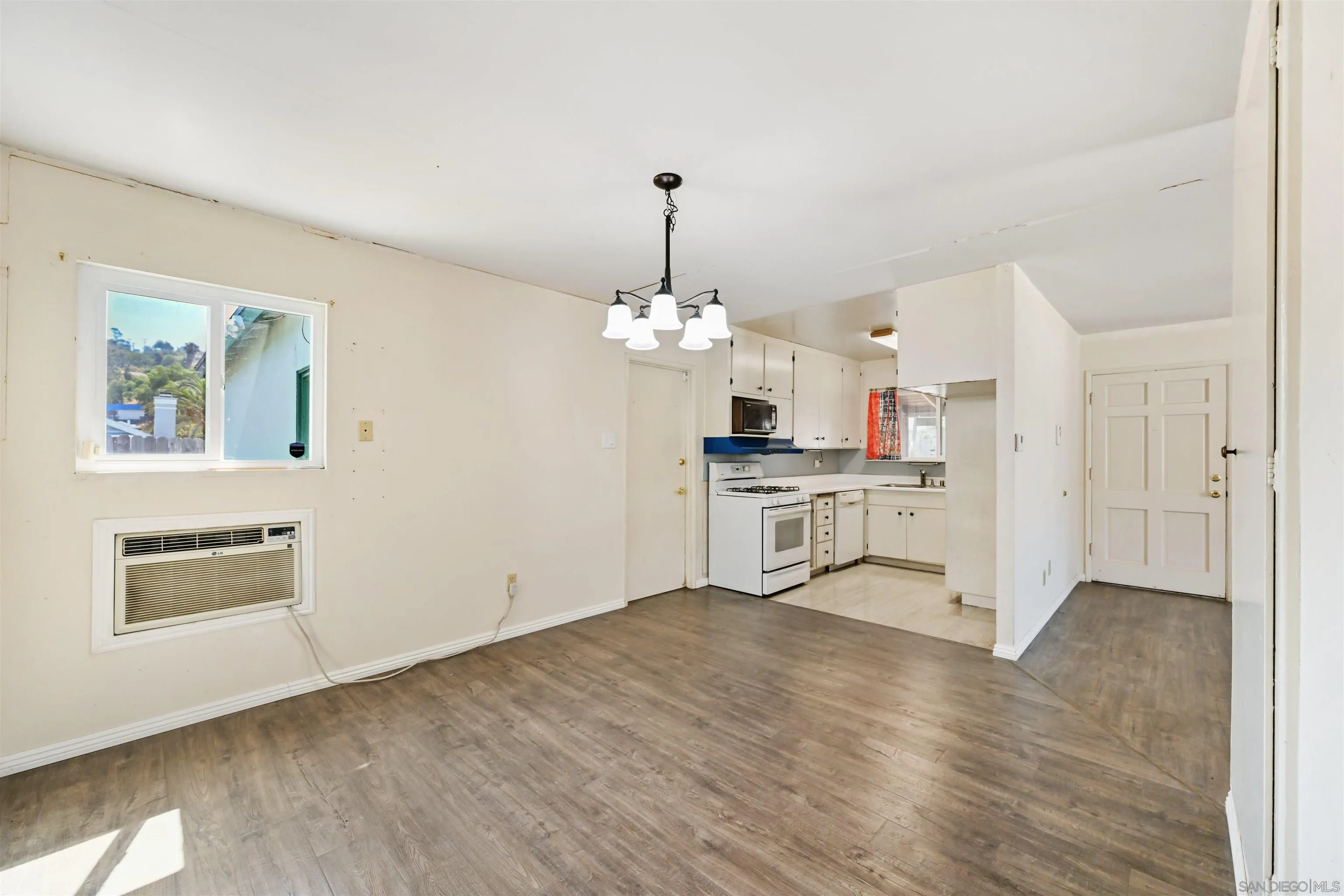 8976 Rover Street Spring Valley, CA 91977 - Photo 5 of 17 Gallery Image 5