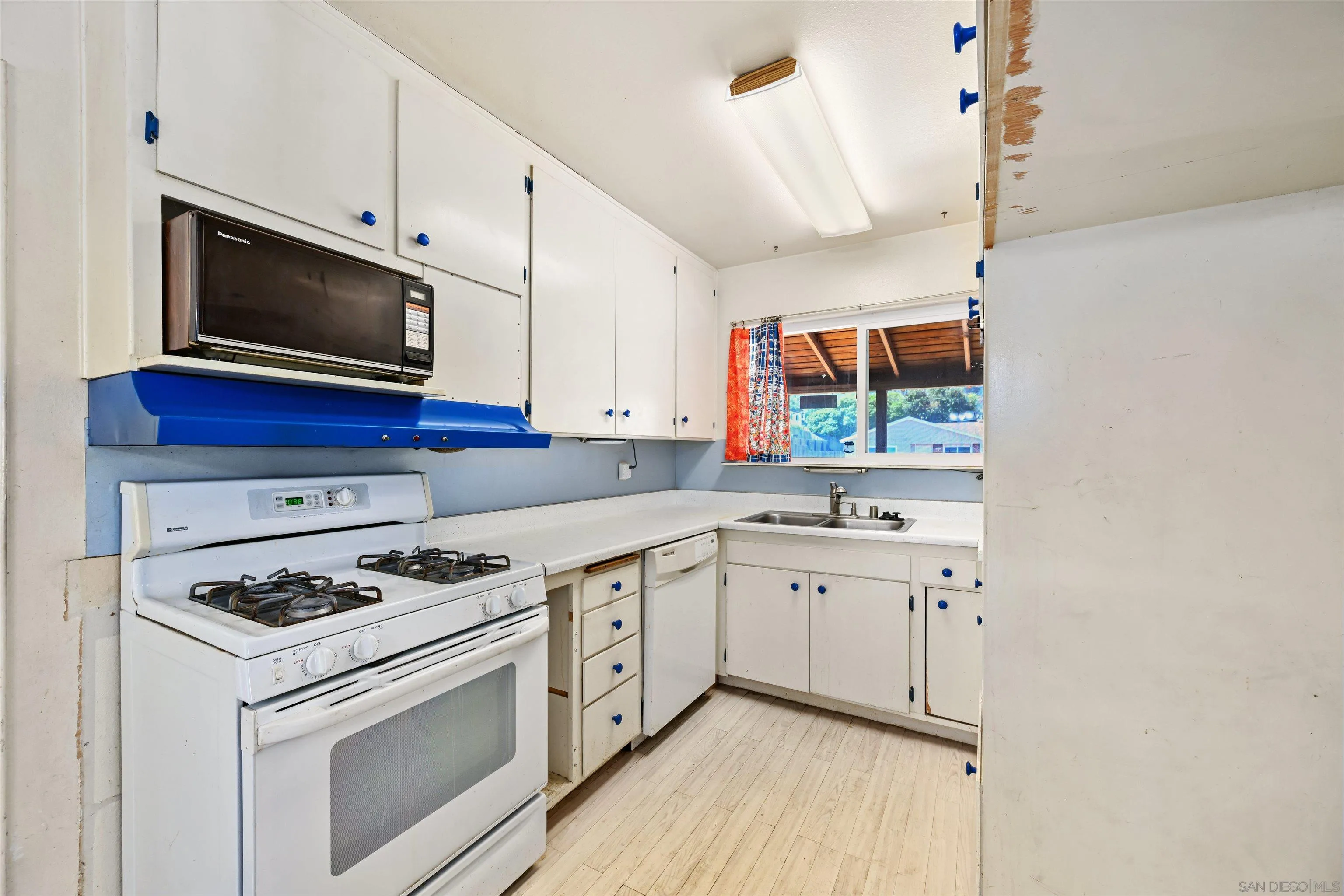8976 Rover Street Spring Valley, CA 91977 - Photo 6 of 17 Gallery Image 6