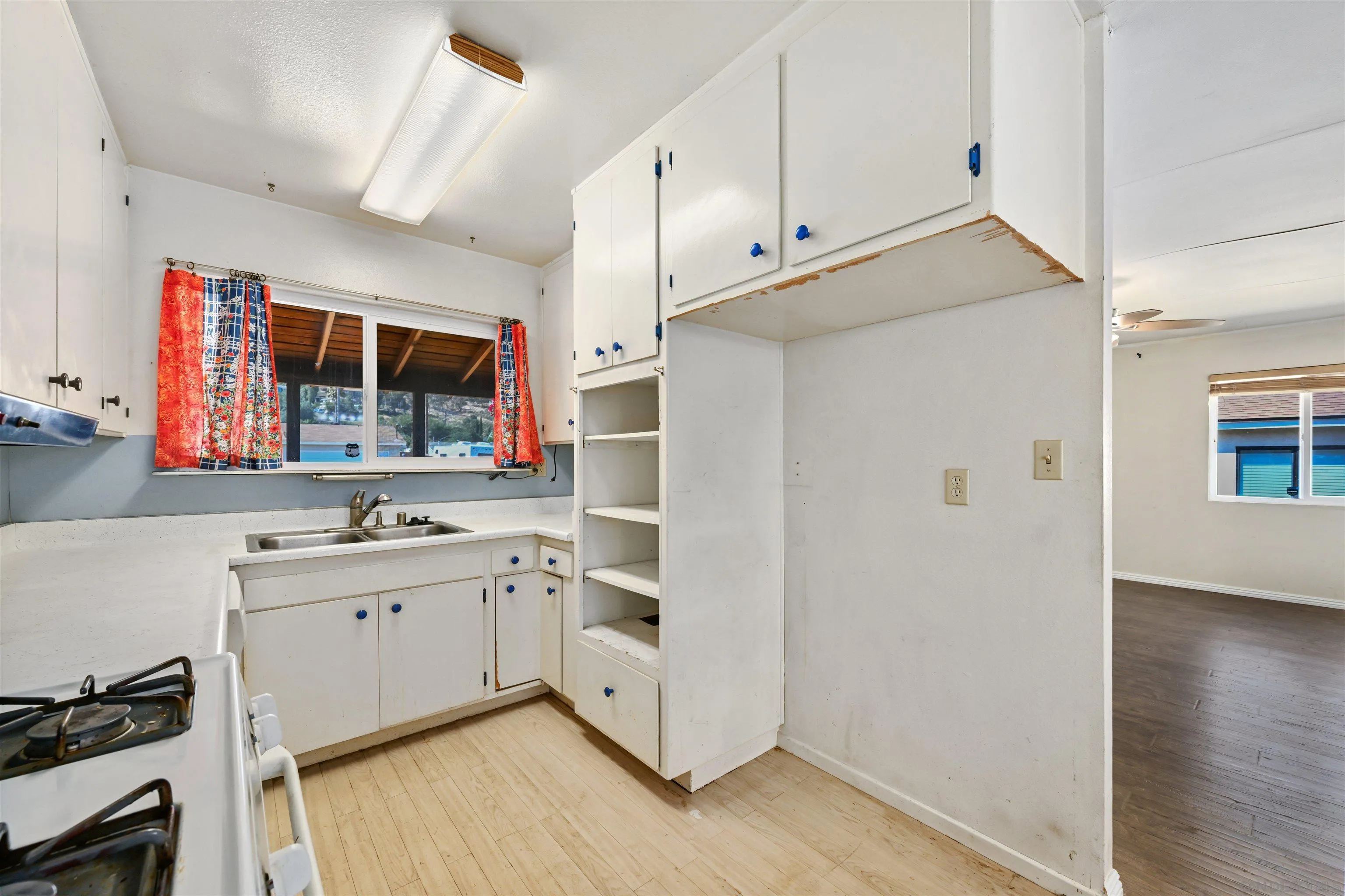 8976 Rover Street Spring Valley, CA 91977 - Photo 7 of 17 Gallery Image 7