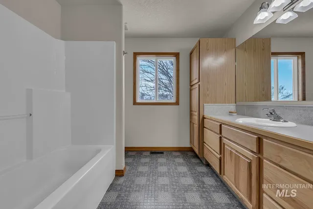 $799,900 | 16677 Sage Acres Lane, Caldwell, ID 83607