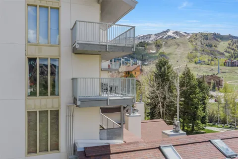 $565,000 | 1920 Ski Time Square Drive, Unit 401, Steamboat Springs, CO 80487