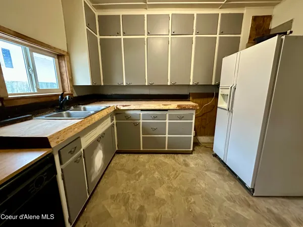 $194,999 | 615 Earle Street, Mullan, ID 83846