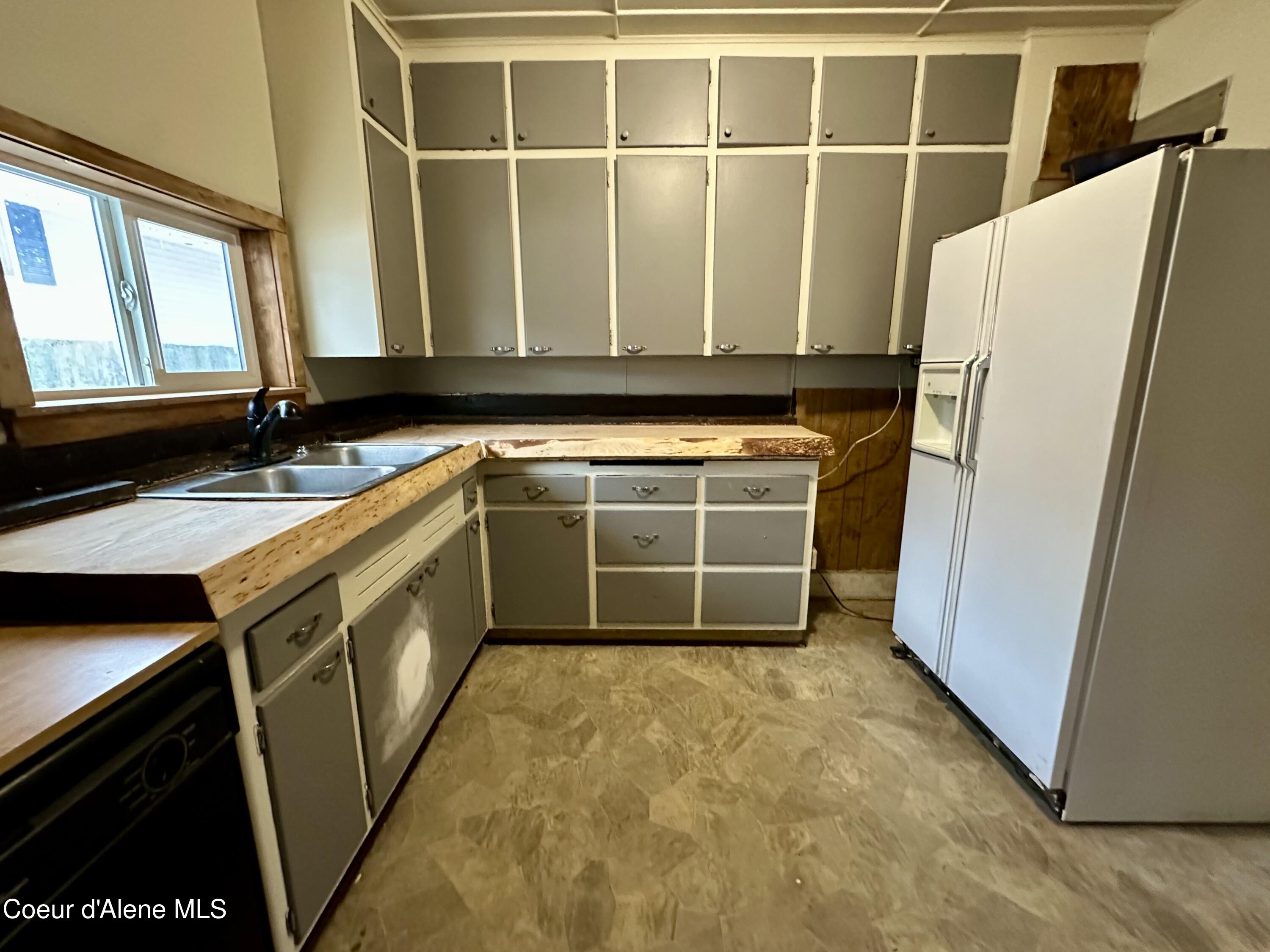 615 Earle Street Mullan, ID 83846 - Photo 11 of 36 10