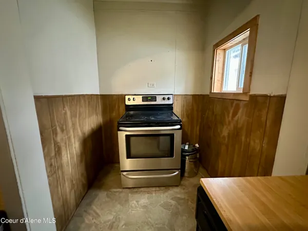 $194,999 | 615 Earle Street, Mullan, ID 83846
