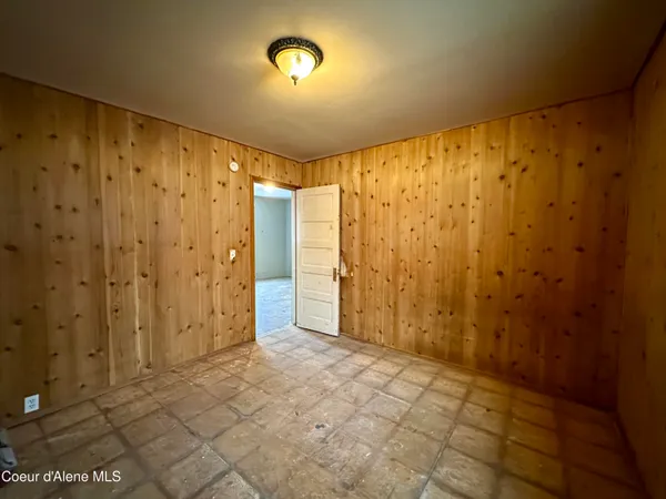 $194,999 | 615 Earle Street, Mullan, ID 83846