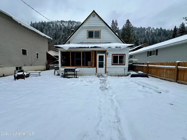 $199,999 | 615 Earle Street, Mullan, ID 83846