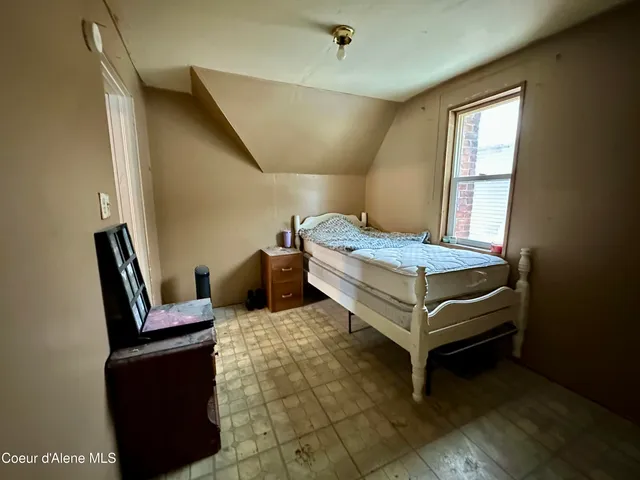 $199,999 | 615 Earle Street, Mullan, ID 83846