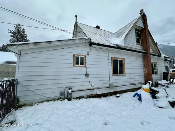 $194,999 | 615 Earle Street, Mullan, ID 83846