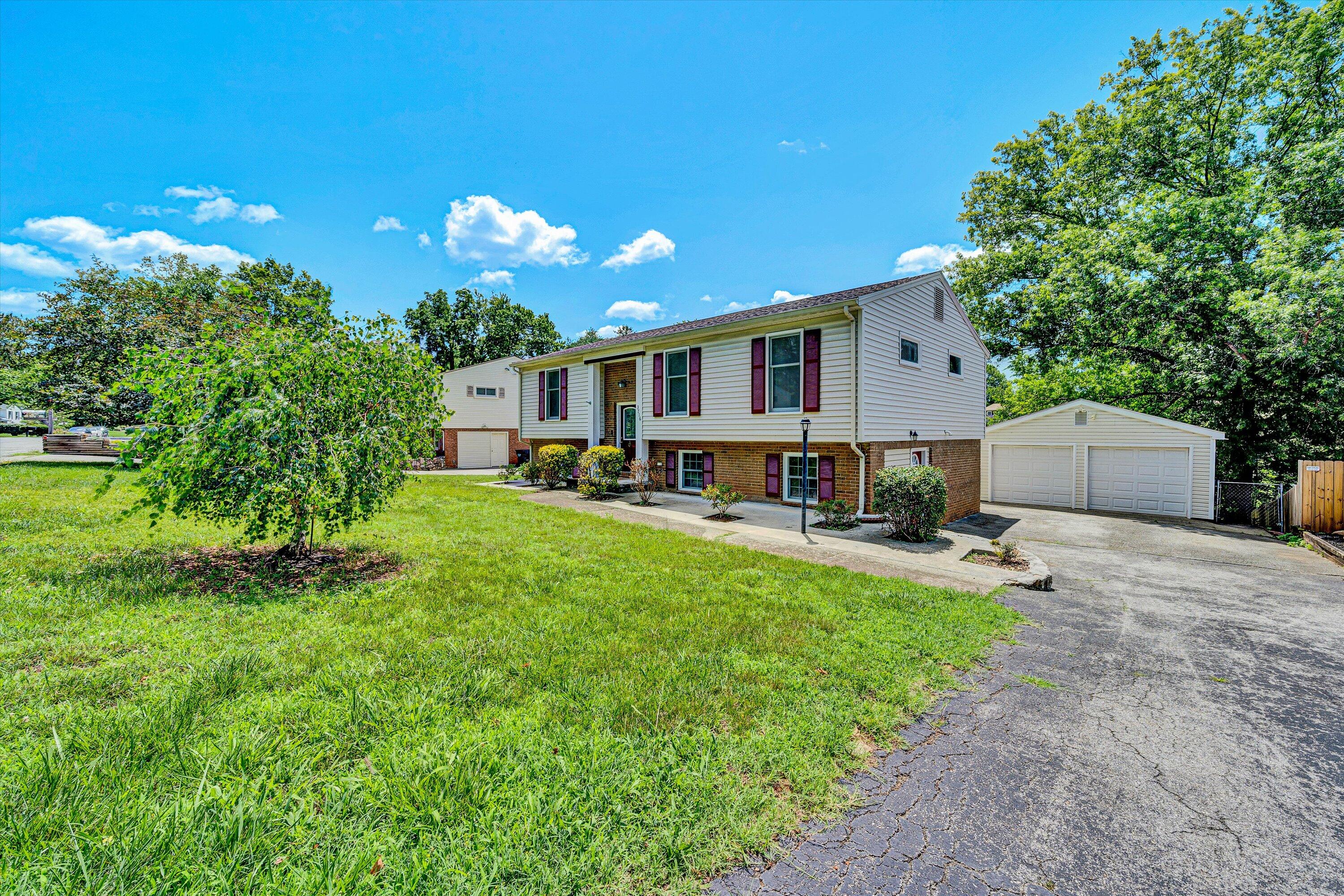 3716 Bower Road Roanoke, VA 24018 - Photo 2 of 39 02-SGM-06366