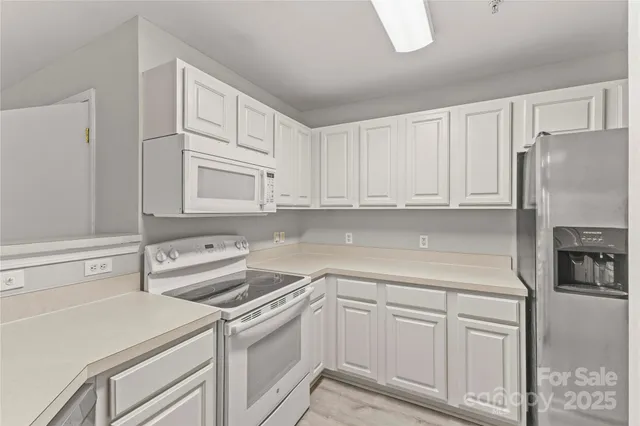 $270,000 | 9709 Campus Walk Lane, Charlotte, NC 28262