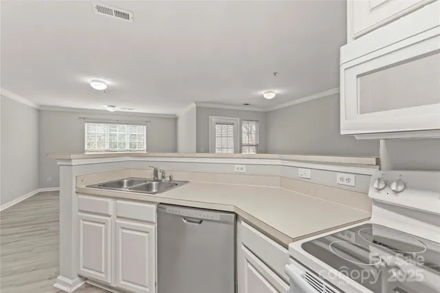 $270,000 | 9709 Campus Walk Lane, Charlotte, NC 28262
