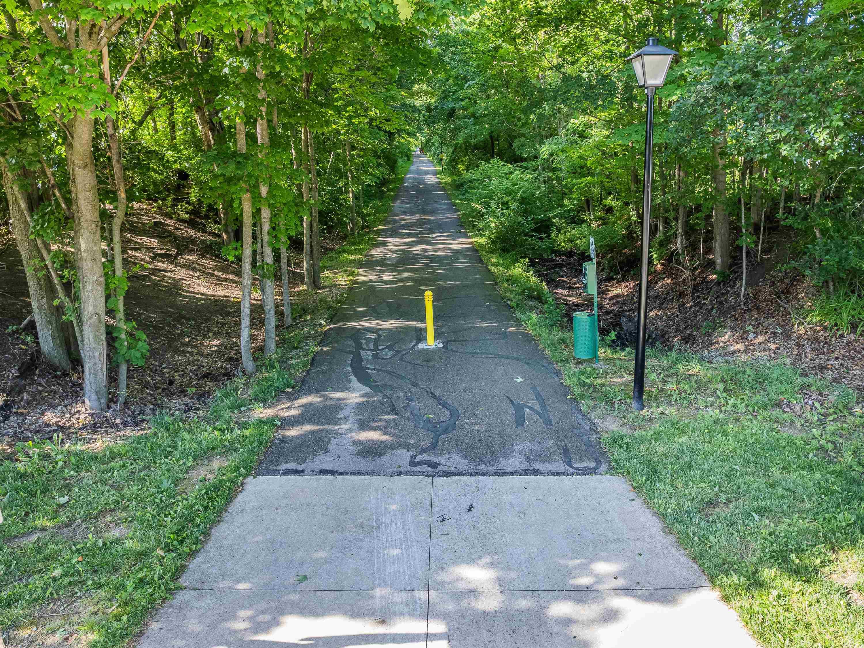 8313 Summerset Place Fort Wayne, IN 46825 - Photo 11 of 34