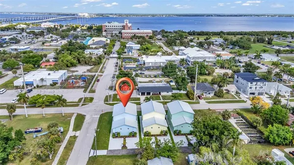 $575,999 | 301 East Virginia Avenue, Punta Gorda, FL 33950