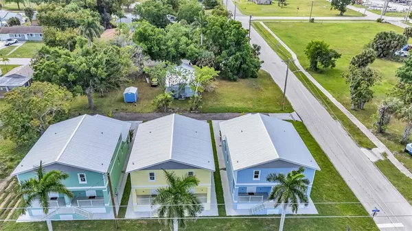 $575,999 | 301 East Virginia Avenue, Punta Gorda, FL 33950
