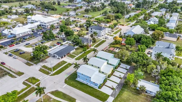 $575,999 | 301 East Virginia Avenue, Punta Gorda, FL 33950