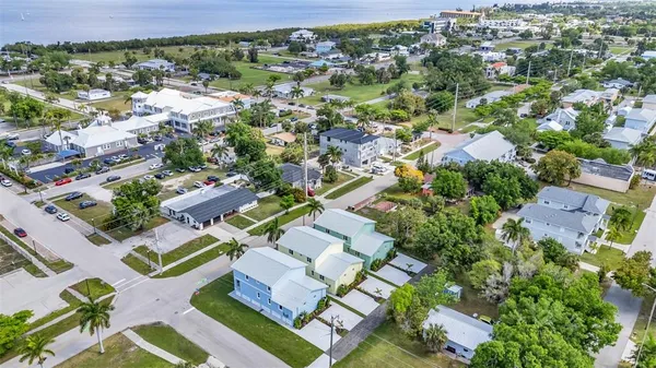 $575,999 | 301 East Virginia Avenue, Punta Gorda, FL 33950