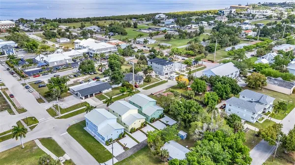 $575,999 | 301 East Virginia Avenue, Punta Gorda, FL 33950