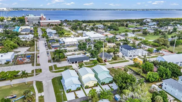 $575,999 | 301 East Virginia Avenue, Punta Gorda, FL 33950