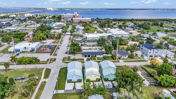 $575,999 | 301 East Virginia Avenue, Punta Gorda, FL 33950