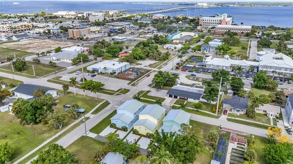 $575,999 | 301 East Virginia Avenue, Punta Gorda, FL 33950
