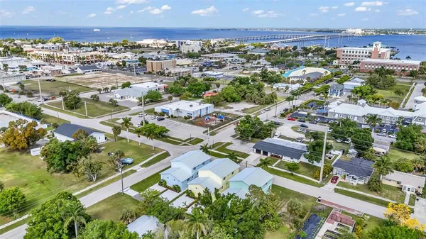 $575,999 | 301 East Virginia Avenue, Punta Gorda, FL 33950