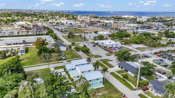 $575,999 | 301 East Virginia Avenue, Punta Gorda, FL 33950