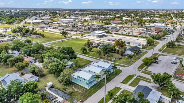 $575,999 | 301 East Virginia Avenue, Punta Gorda, FL 33950