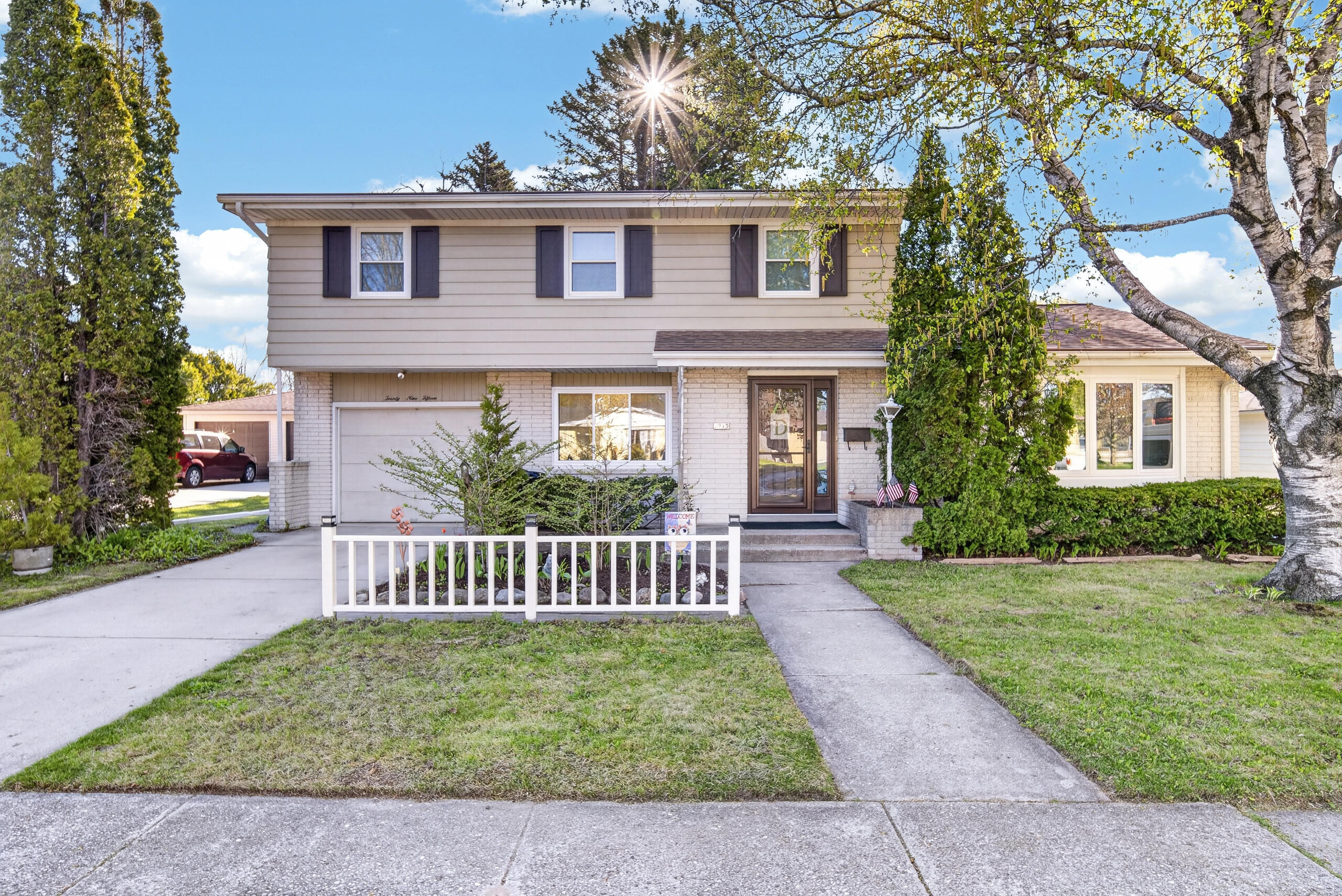 2915 South 16th Street Sheboygan, WI 53081 - Photo 1 of 48 Front