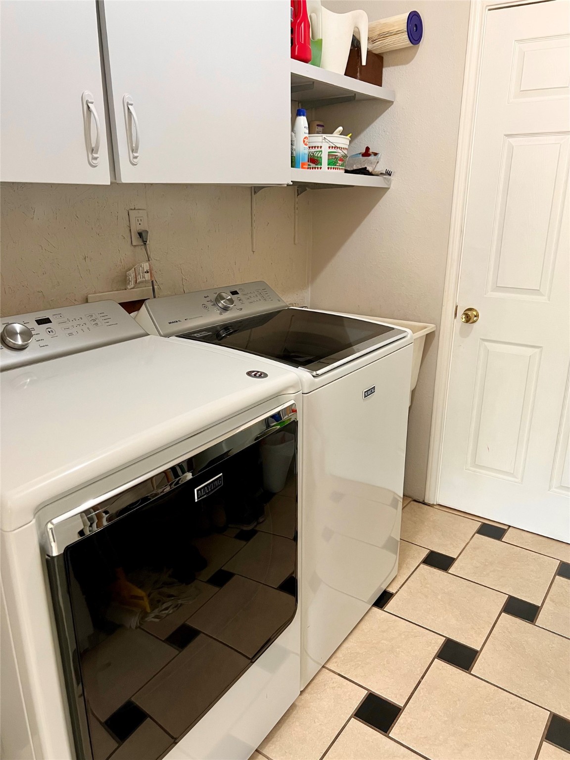 39425 Donigan Road Brookshire, TX 77423 - Photo 11 of 32 a utility room with dryer and washer