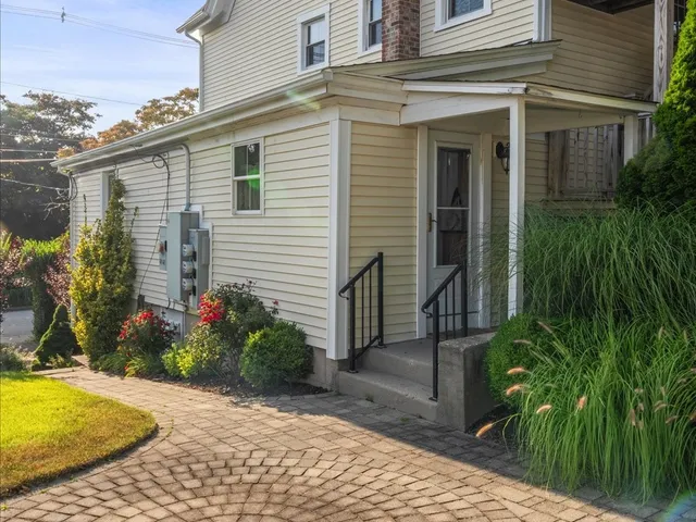 $332,500 | 18 Chester Avenue, Unit 1, Westerly, RI 02891