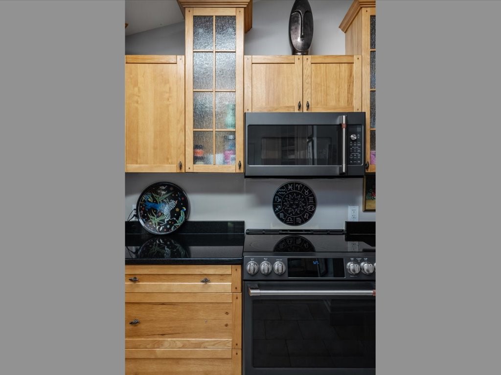 18 Chester Avenue, Unit 1 Westerly, RI 02891 - Photo 6 of 39