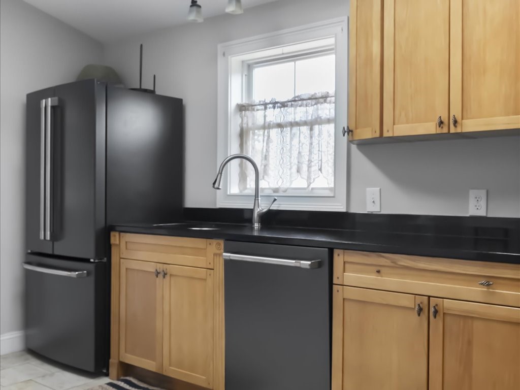 18 Chester Avenue, Unit 1 Westerly, RI 02891 - Photo 7 of 39