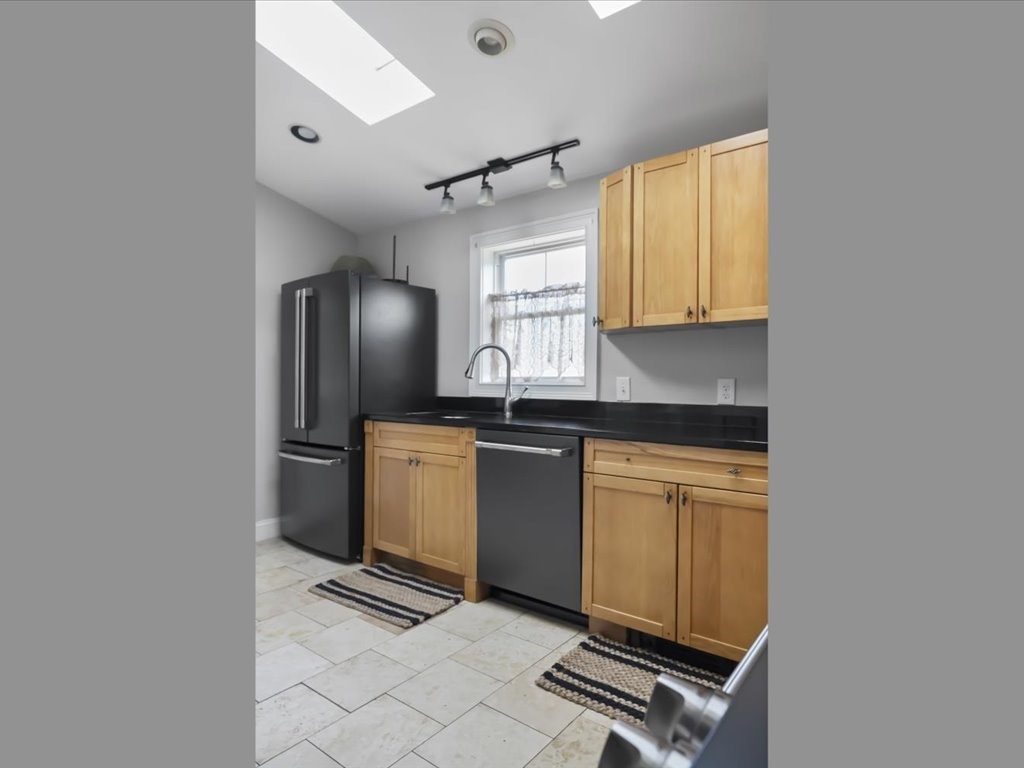 18 Chester Avenue, Unit 1 Westerly, RI 02891 - Photo 8 of 39