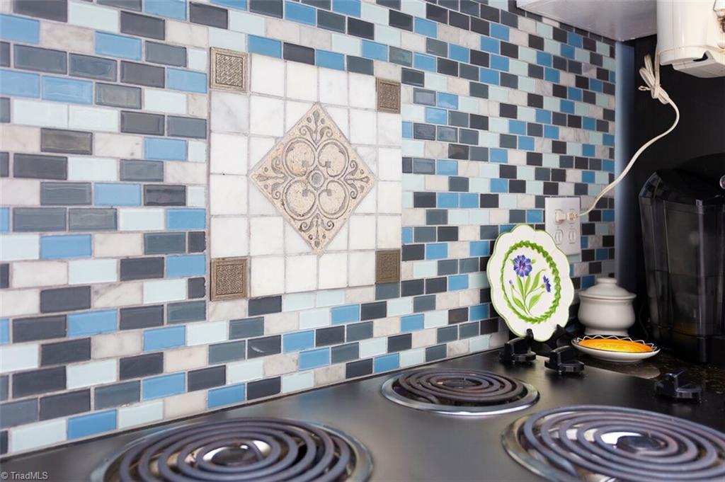602 Aberdeen Road High Point, NC 27265 - Photo 12 of 28 Gallery Image 12